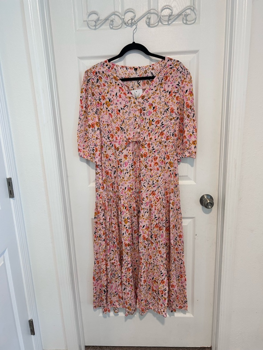 NWT BOHO Floral Pink Midi Dress with V-Neck and Tiered Skirt Size L